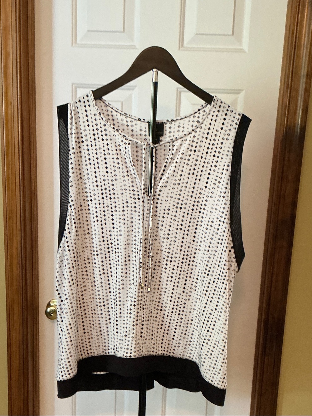 Worthington Black and White Dot Print Sleeveless Top